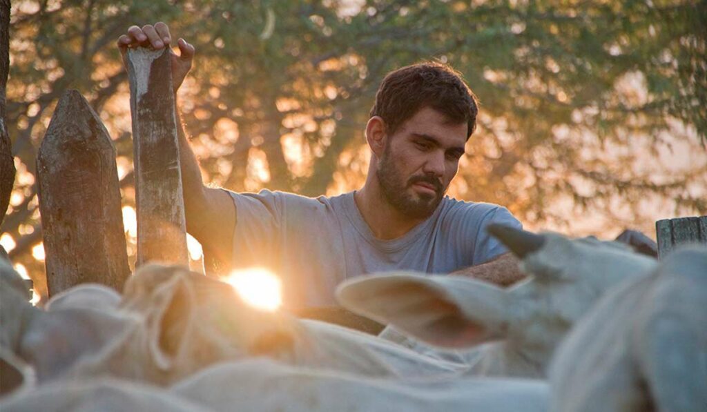 Juliano Cazarré, uma das estrelas do filme Boi Neon