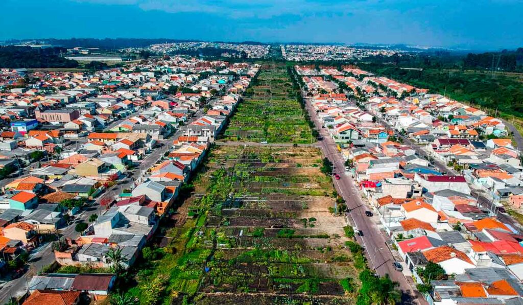 Visão aérea da horta urbana em Palhoça/SC