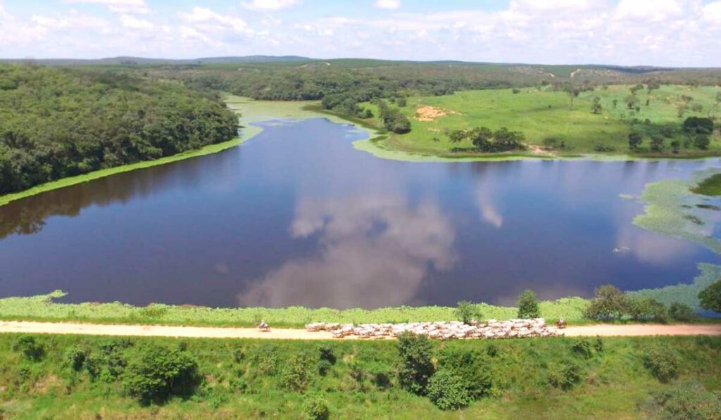 Represa na fazenda