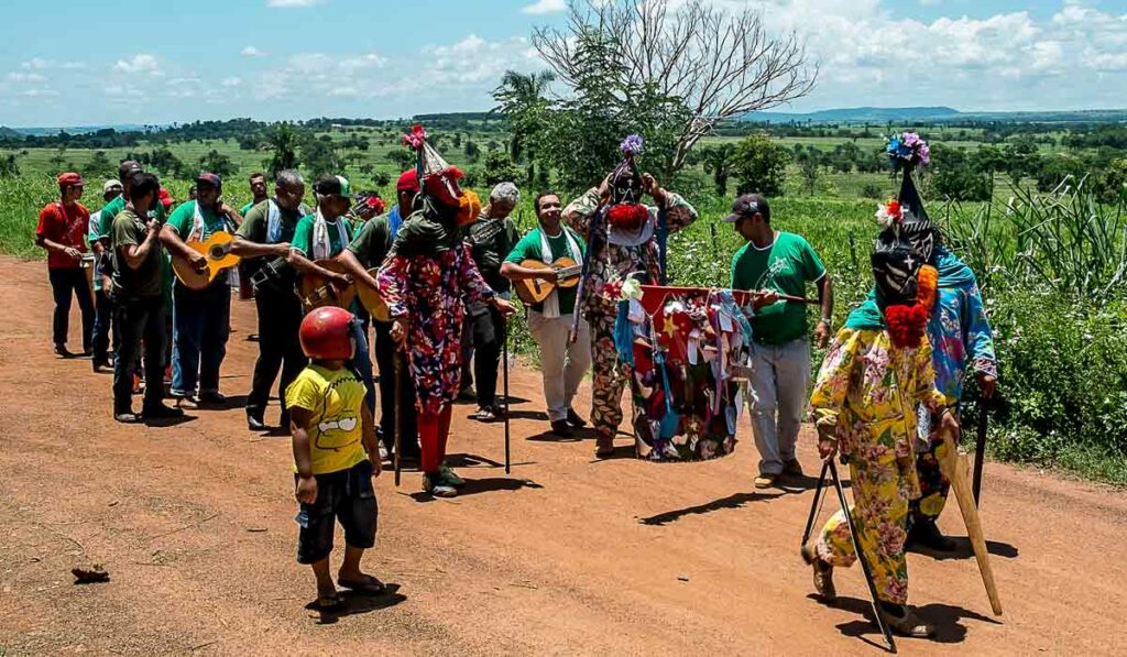 Folia de Reis - Cortejo na área rural