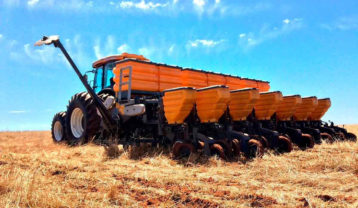 Plantadeira de soja em operação