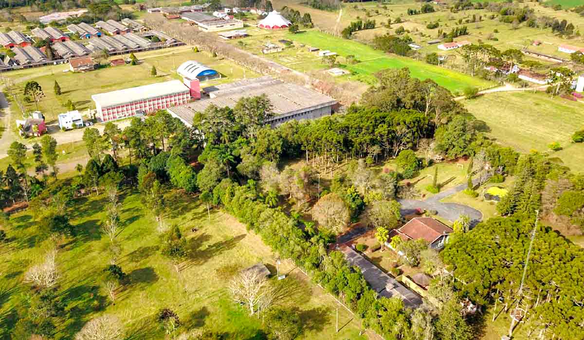 Vista aérea do complexo Granja do Canquiri/CEEP