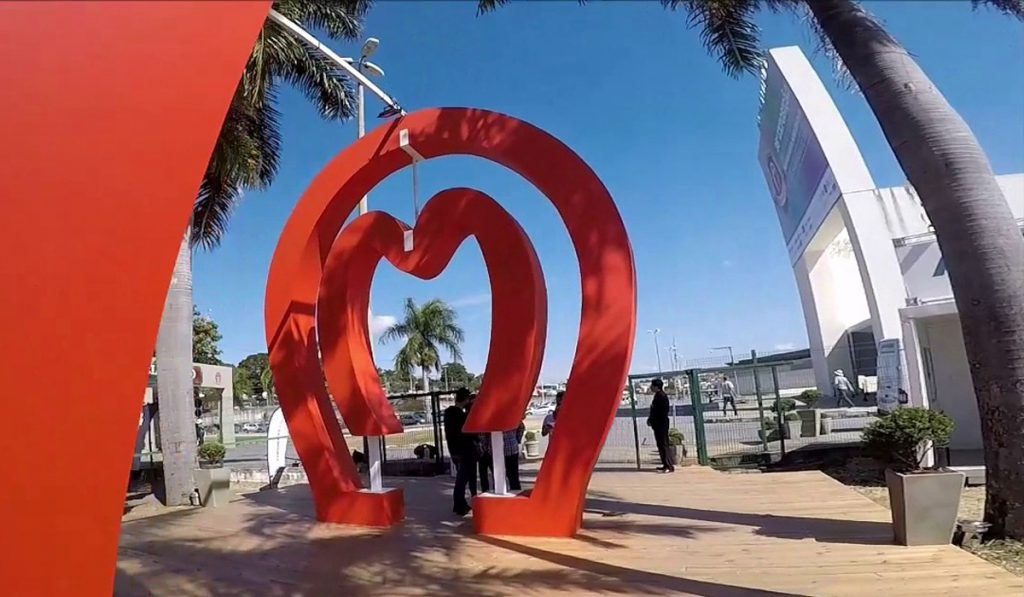 Logo do Mangalarga Marchador na entrada da Expo Nacional da Raça