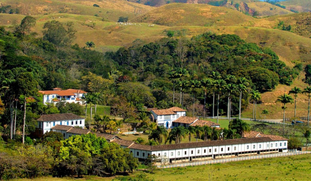 Paisagem de fazenda no Vale do Café RJ