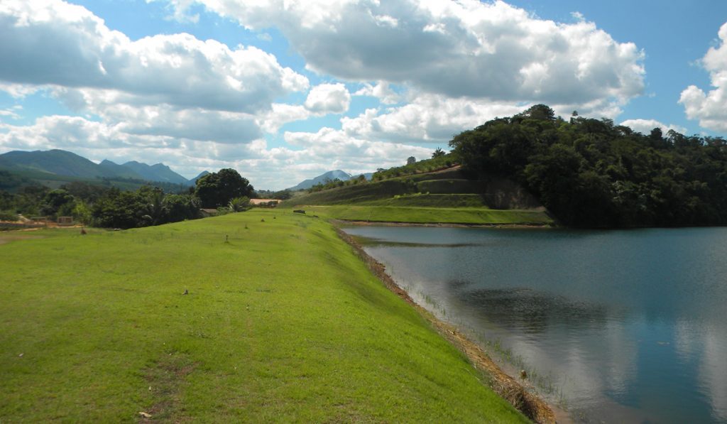 Barragem numa propriedade rural