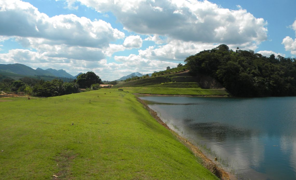 Barragem numa propriedade rural