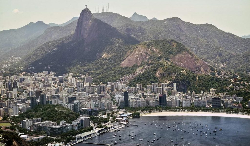 Floresta da Tijuca influenciando grande para da cidade do Rio de Janeiro