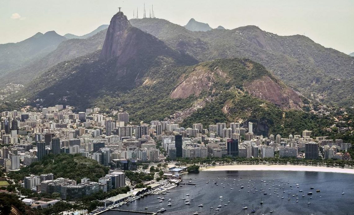 Floresta da Tijuca influenciando grande para da cidade do Rio de Janeiro