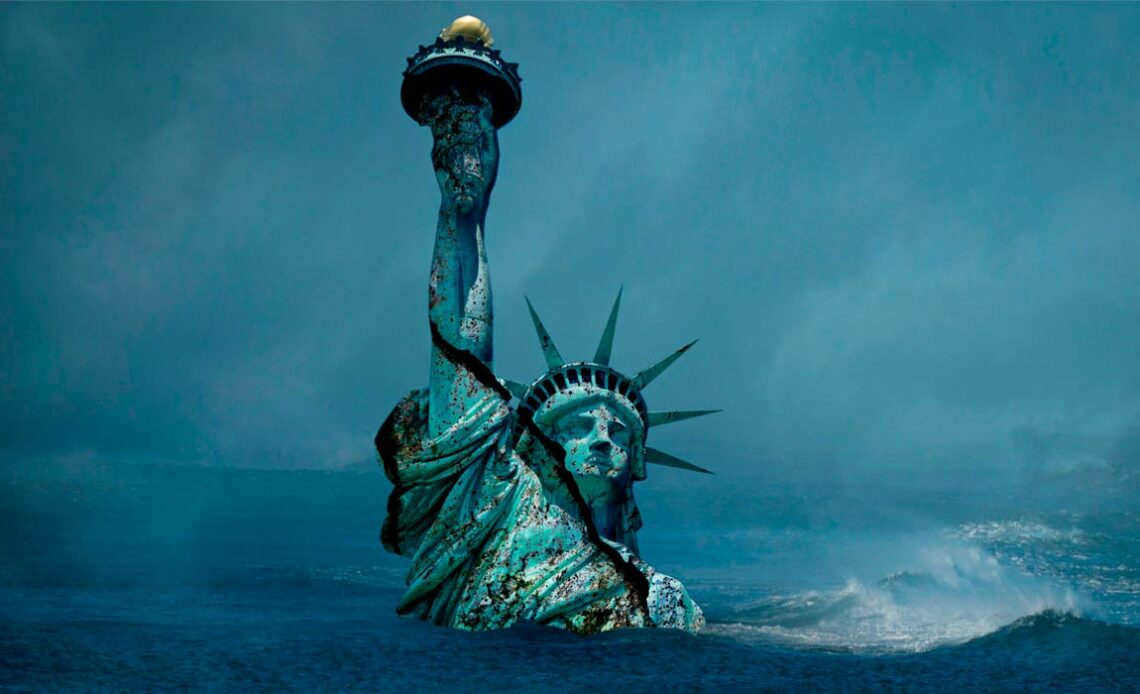 Estátua da Liberdade naufragando