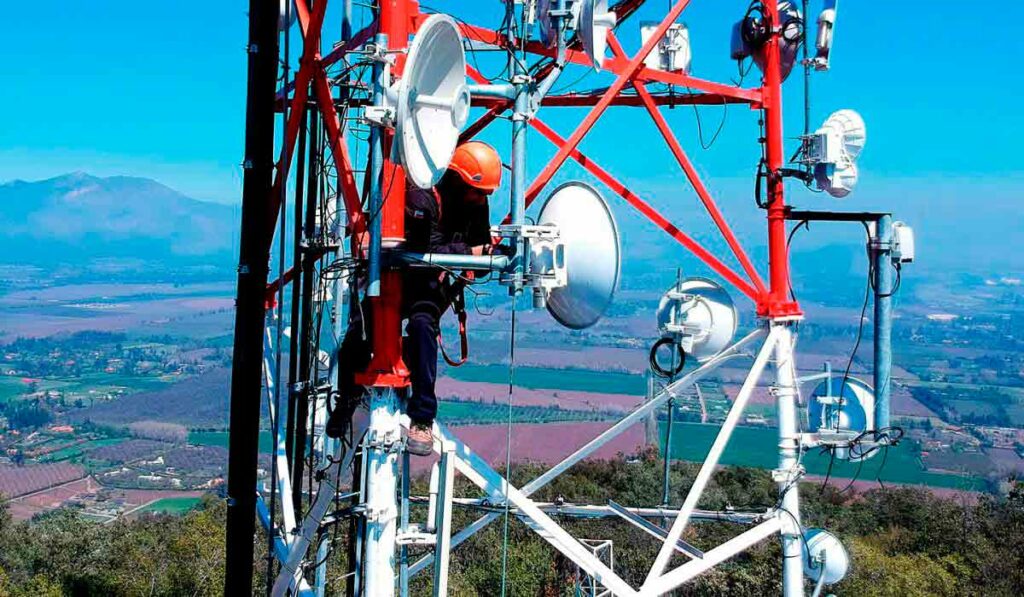 Técnico em antena de telecomunicações