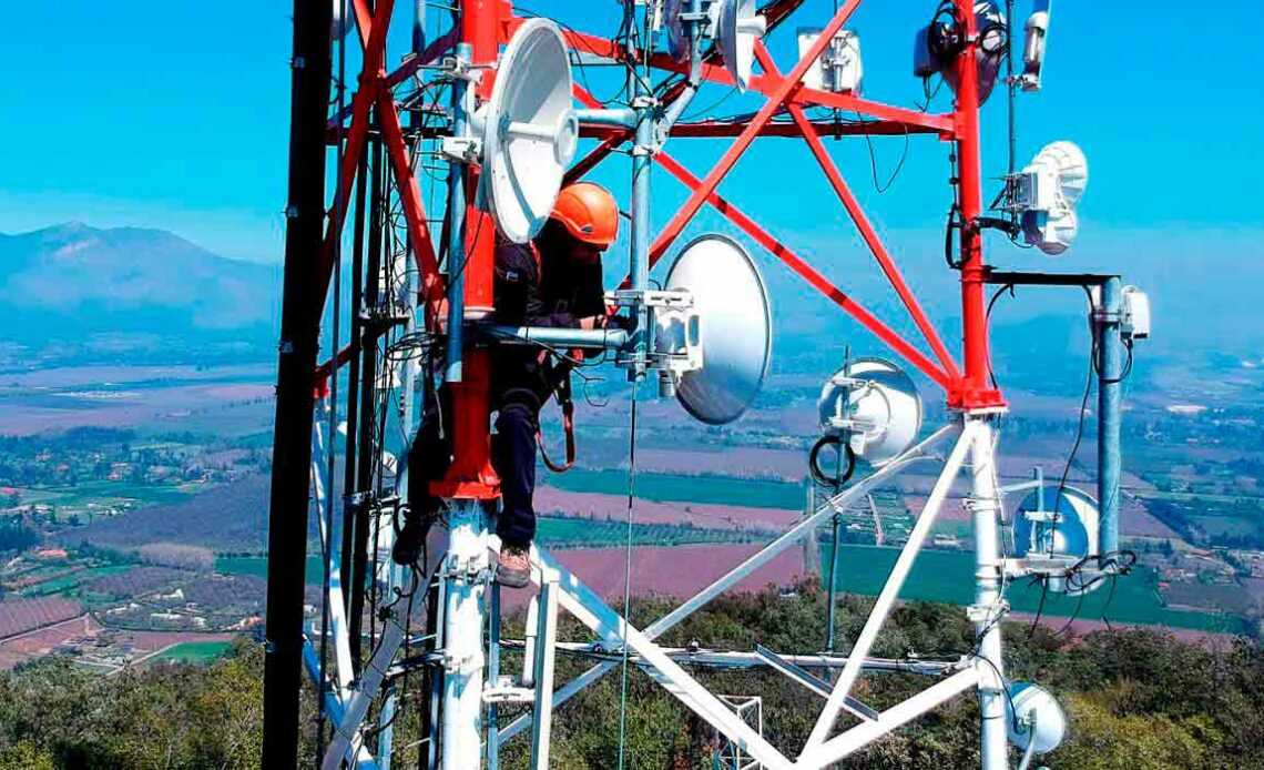 Técnico em antena de telecomunicações
