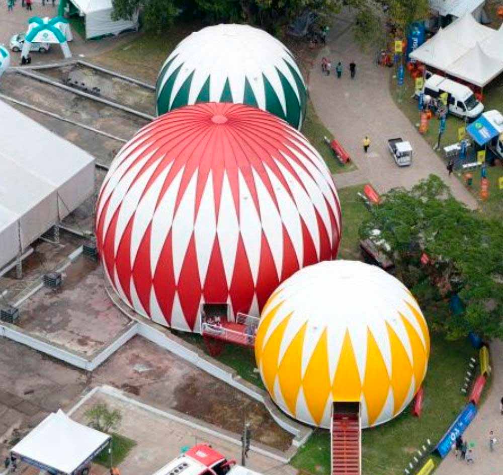 Visão aérea dos globos da Expointer