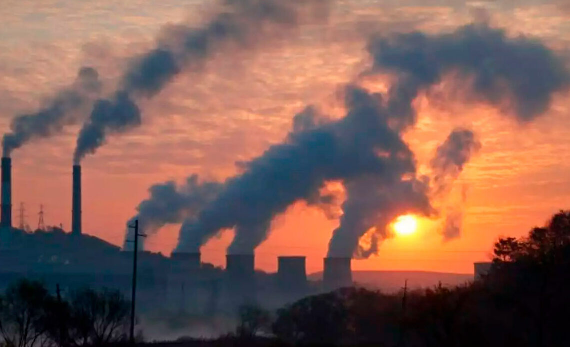 Poluição atmosférica devido à queima de combustível fóssil