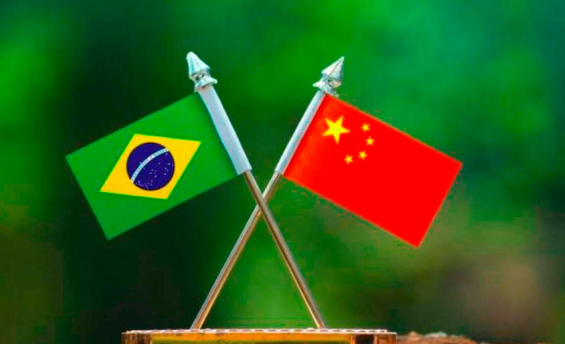 Bandeiras do Brasil e China