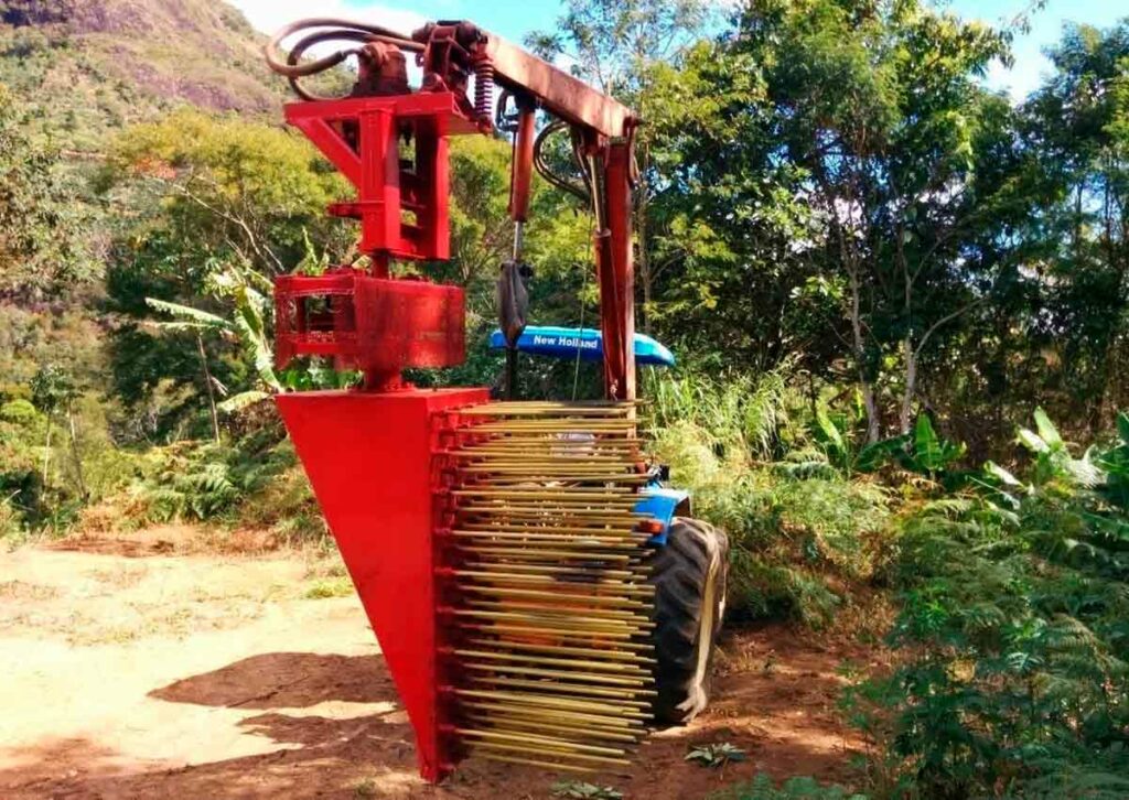 Máquina de colheita de café para áreas montanhosas - UFV