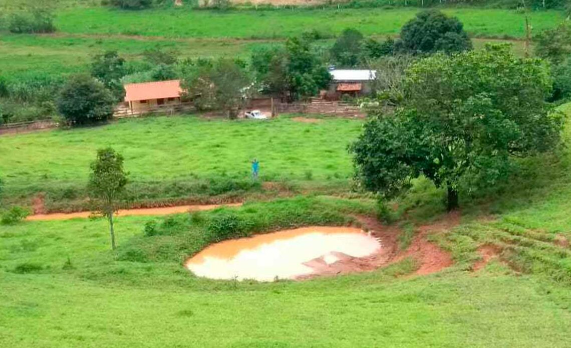 Barraginha na propriedade rural