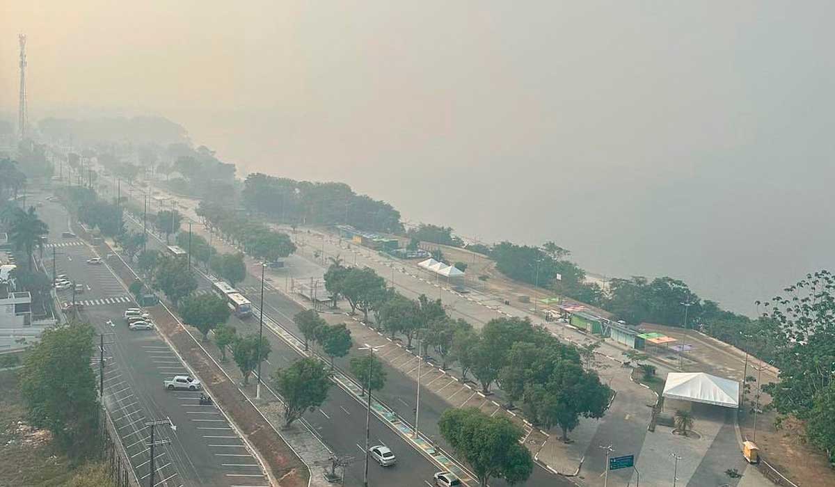 Fumaça sobre a capital do Amazonas