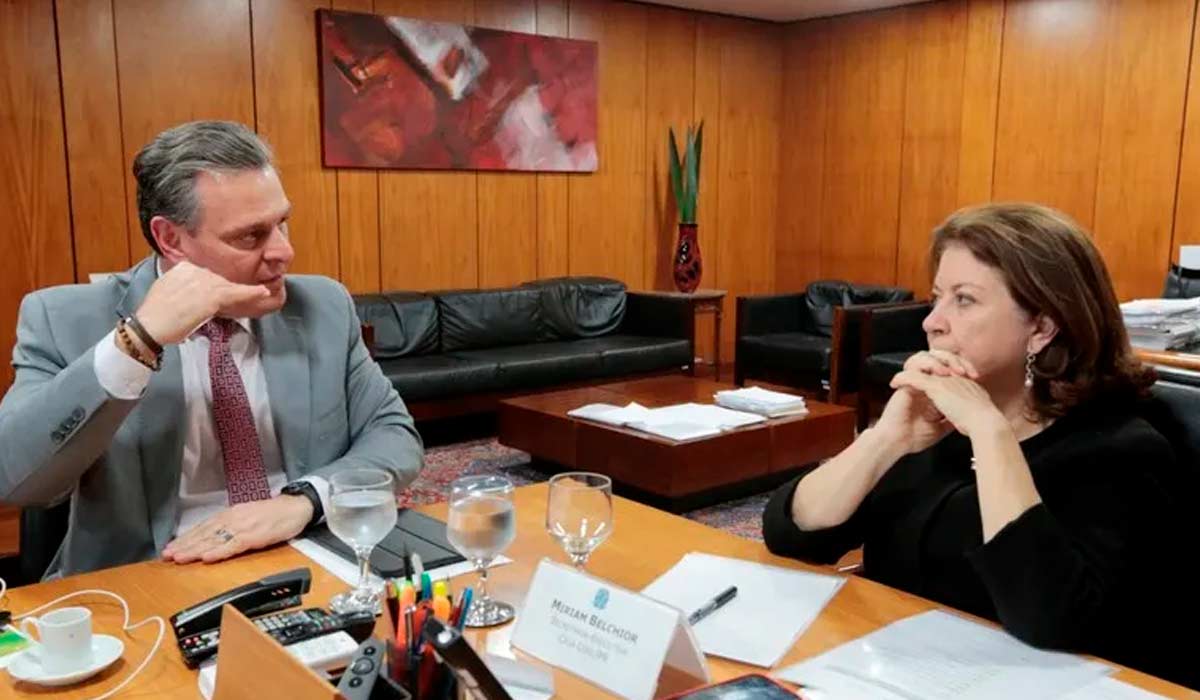 Ministro da Agricultura e Pecuária, Carlos Fávaro e a secretária executiva da Casa Civil, Miriam Belchior