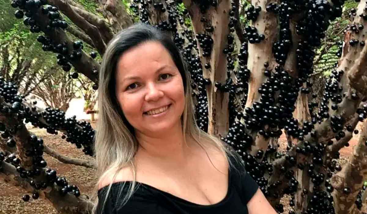 Meire Ribeiro, proprietária da Sabarabuçu, empresa que beneficia cerca de 30 toneladas de jabuticaba por ano