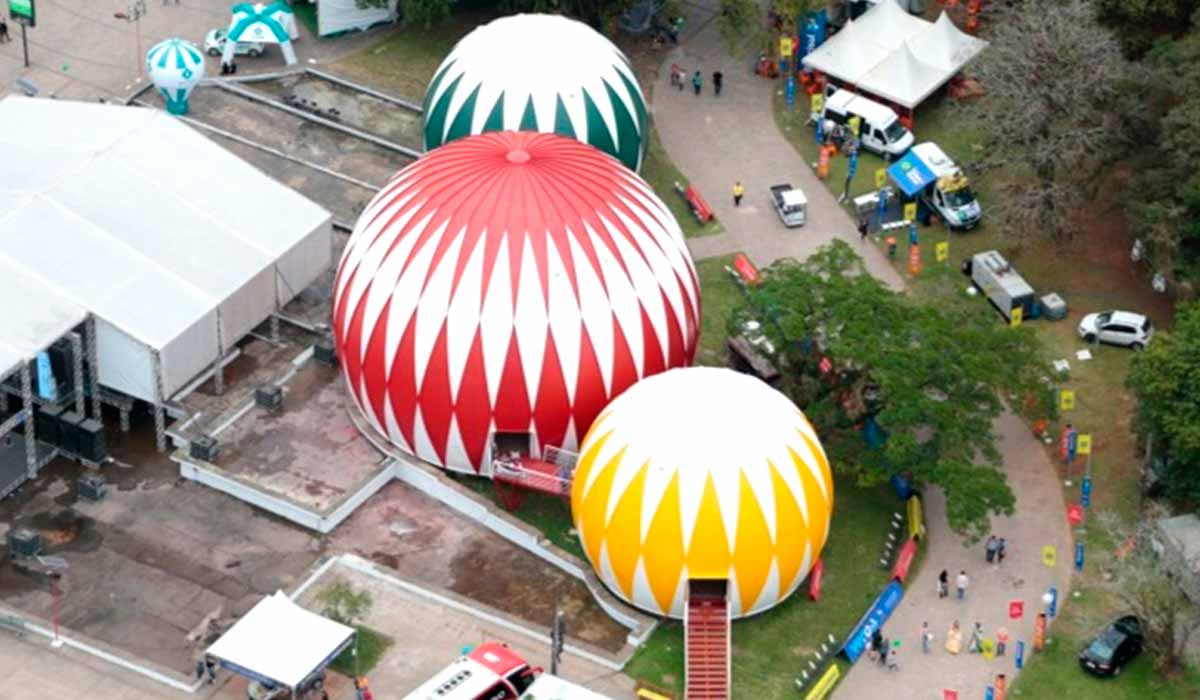 Visão aérea dos globos da Expointer