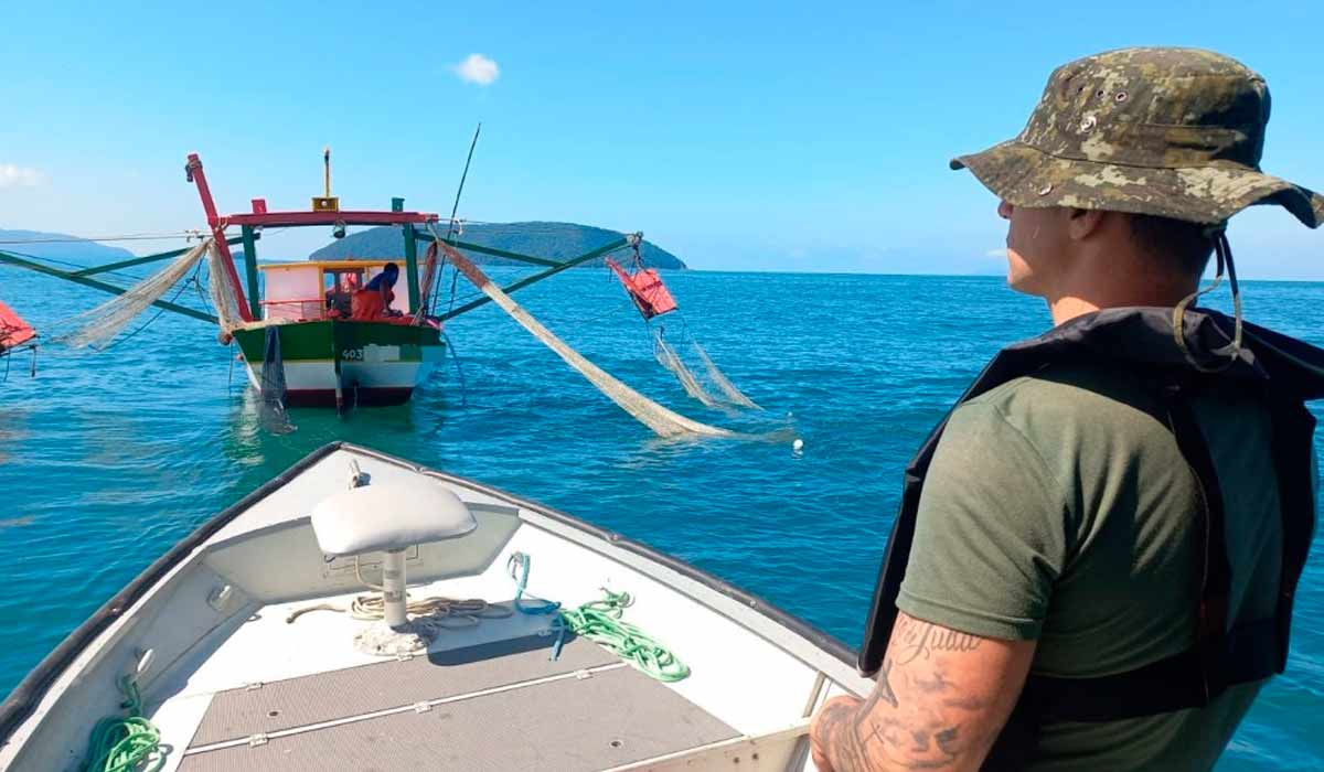 Fiscalização da pesca de camarão