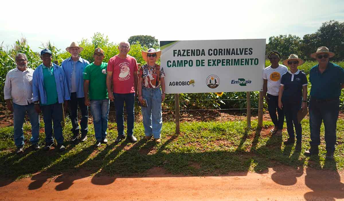 Grupo visitando a Fazenda Corinalves