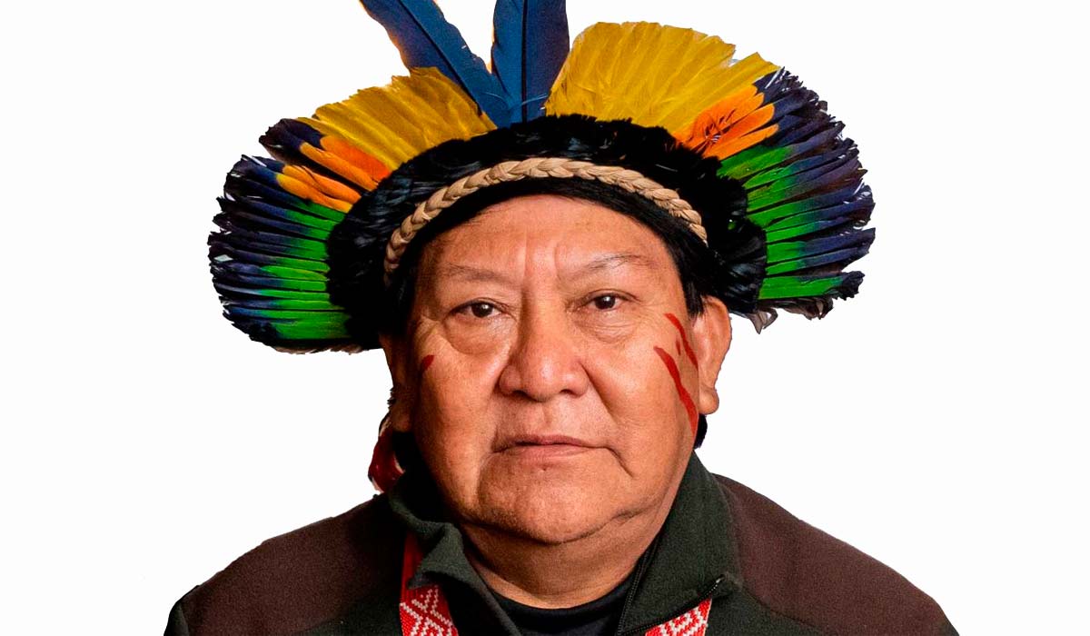 Davi Kopenawa, xamã e líder político do povo Yanomami, um dos fundadores e presidente da Hutukara