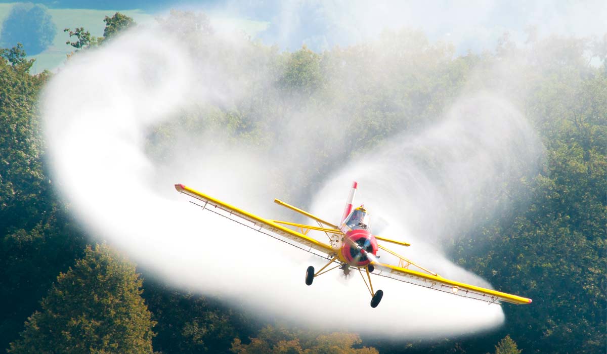 Pulverização aérea de pesticida