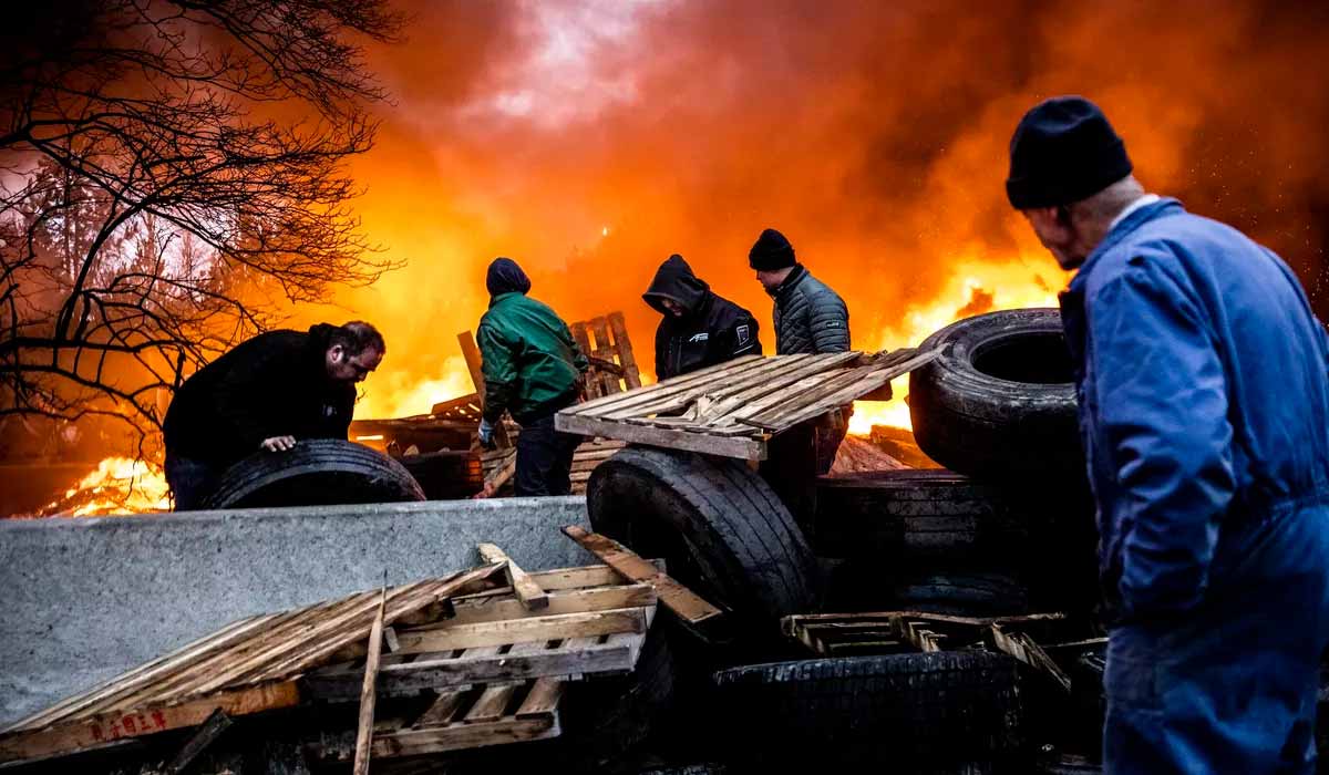Agricultores bloqueiam fronteira entre Países Baixos e Bélgica enquanto caos se espalha pela Europa