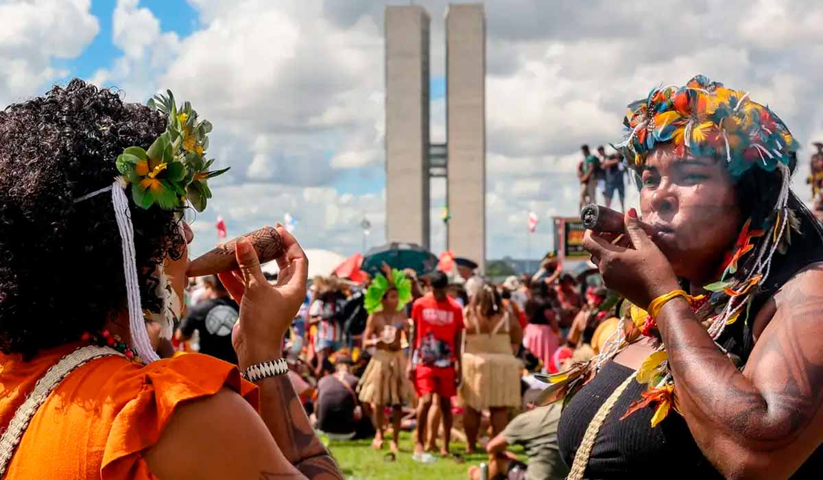Milhares de indígenas de povos de todos os biomas do Brasil estão mobilizados no Acampamento Terra Livre 2024