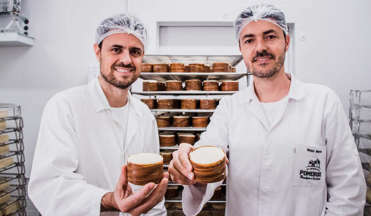 Os irmãos queijeiros Bruno e Juliano Mendes grandes vencedores do 3º Mundial do Queijo do Brasil