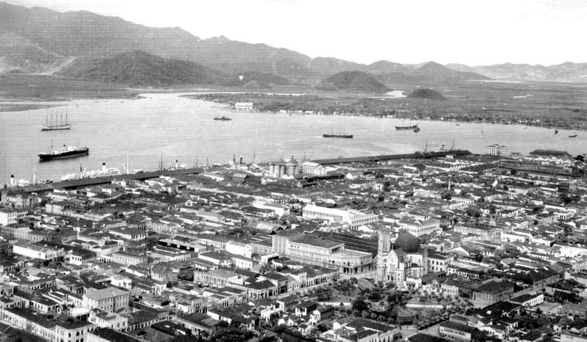 Panorama visto das montanhas do Monte Serrat, que dão vista ao terminal portuário, 1928