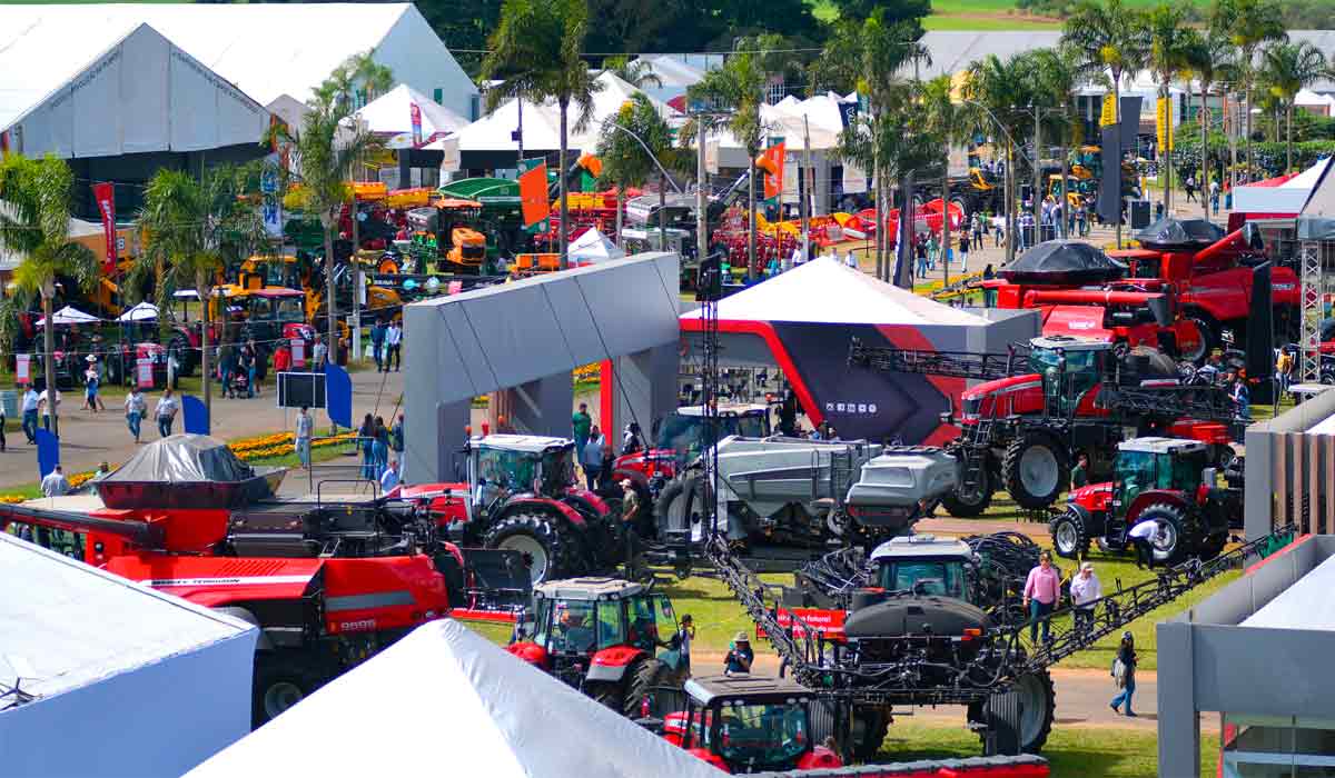 Área de máquinas agrícolas da feira Área de máquinas agrícolas da feira