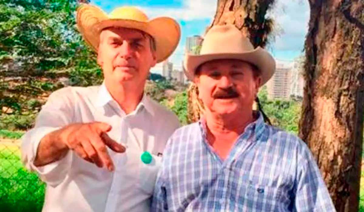 A proximidade de Nabhan Garcia com Jair Bolsonaro fazia do então secretário de assuntos fundiários do ex-presidente “o 23° ministro” A proximidade de Nabhan Garcia com Jair Bolsonaro fazia do então secretário de assuntos fundiários do ex-presidente “o 23° ministro”