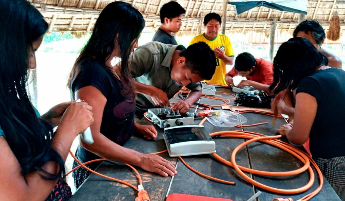 Cada etapa desenvolvida foi pensada na autonomia dos povos, como capacitação para a manutenção dos equipamentos - Foto: Ana Vizcarra/Kara Solar