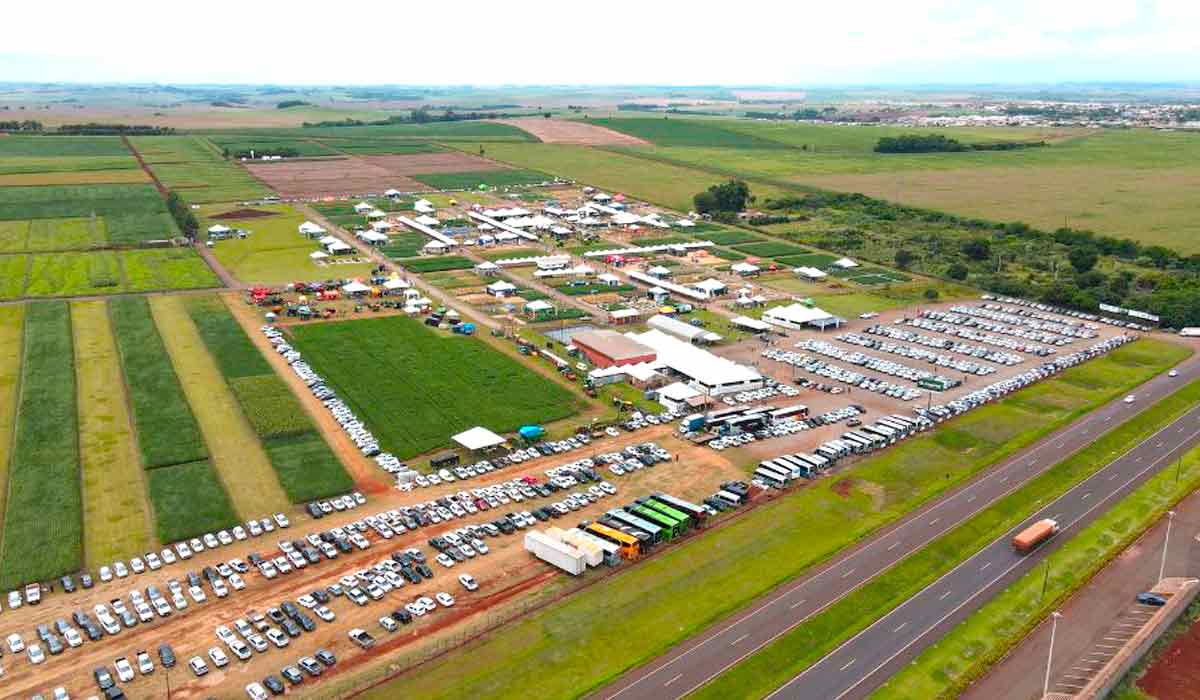 Vista aérea da feira Vista aérea da feira