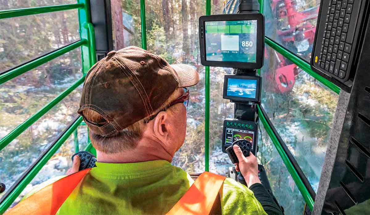 O mapeamento detalhado do corte e definição de logística de extração são algumas das operaçõesque podem ser feitas de forma muito mais precisa a partir destas tecnologias integradas O mapeamento detalhado do corte e definição de logística de extração são algumas das operaçõesque podem ser feitas de forma muito mais precisa a partir destas tecnologias integradas