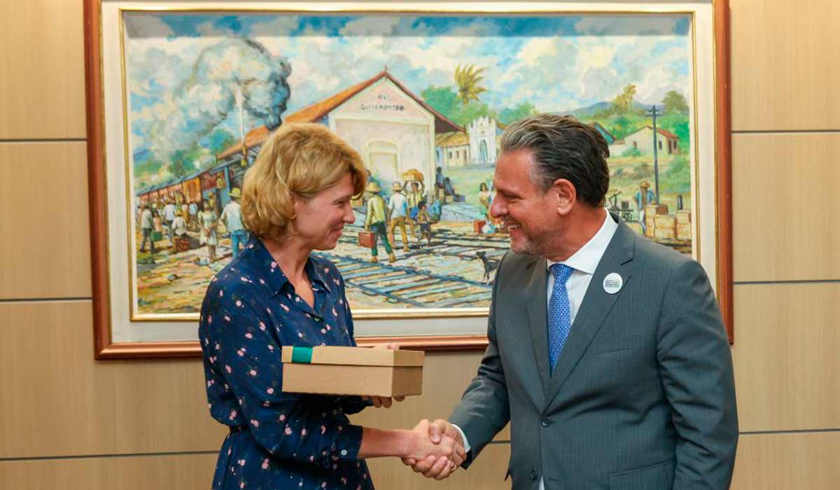 Ministro Carlos Fávaro recebe a ministra da Agricultura da Federação da Rússia, Oksana Lut - Foto: Percio Campos/Mapa Ministro Carlos Fávaro recebe a ministra da Agricultura da Federação da Rússia, Oksana Lut - Foto: Percio Campos/Mapa