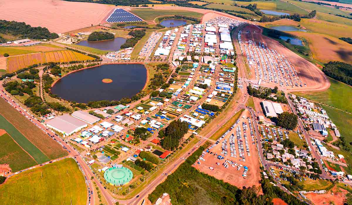 Vista aérea da exposição Vista aérea da exposição