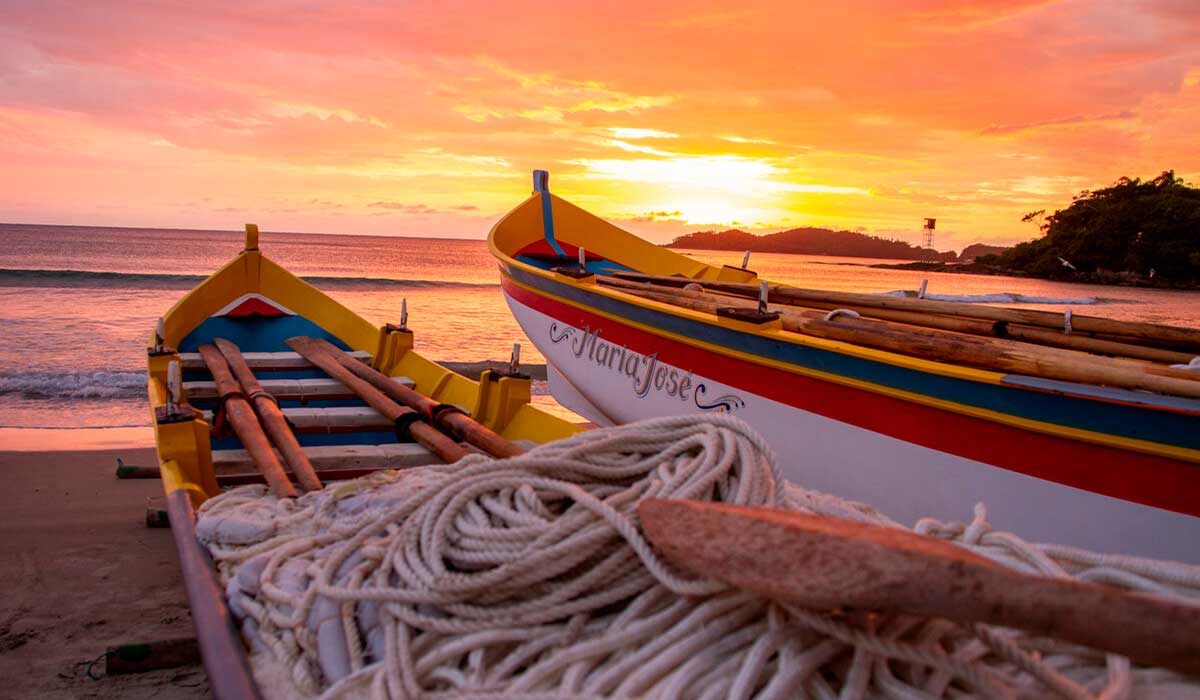 Canoas da pesca artesanal Canoas da pesca artesanal