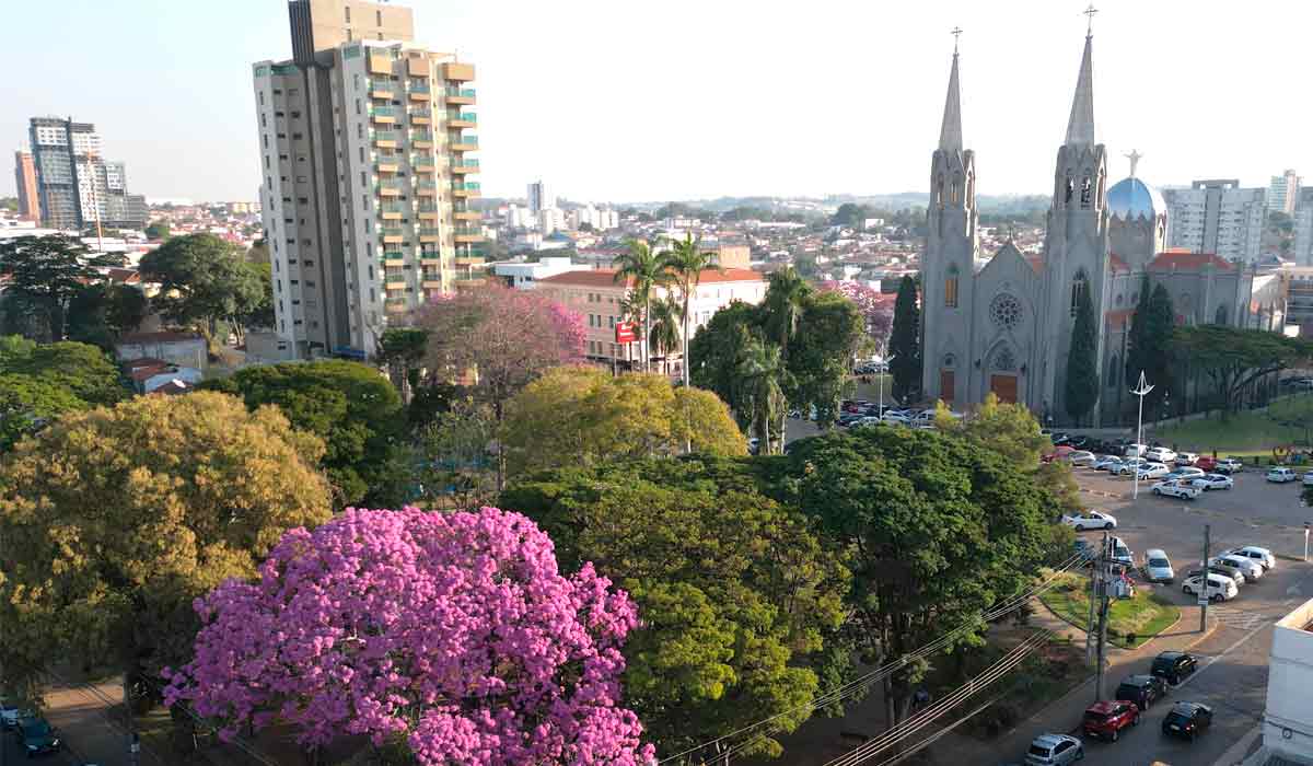 A 235 km da capital paulista, Botucatu é privilegiado em atrações turísticas