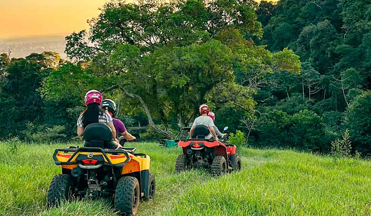 Passeio de quadriciclo pelas belas paisagens da nossa Cuesta Passeio de quadriciclo pelas belas paisagens da nossa Cuesta