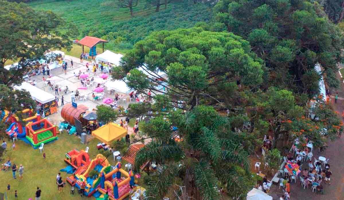 Vista da área da festa Vista da área da festa