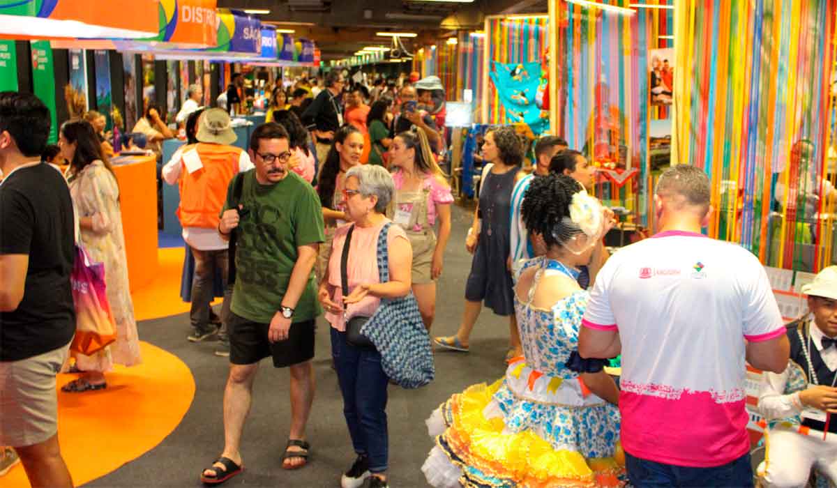 O evento reúne muita diversidade, com a apresentação de experiências turísticas de todos os estados brasileiros O evento reúne muita diversidade, com a apresentação de experiências turísticas de todos os estados brasileiros