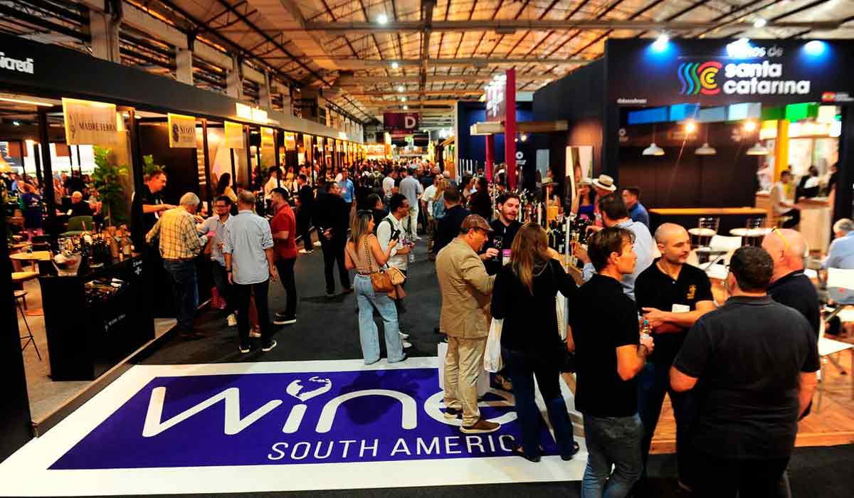 Feira reúne produtores e compradores internacionais Feira reúne produtores e compradores internacionais