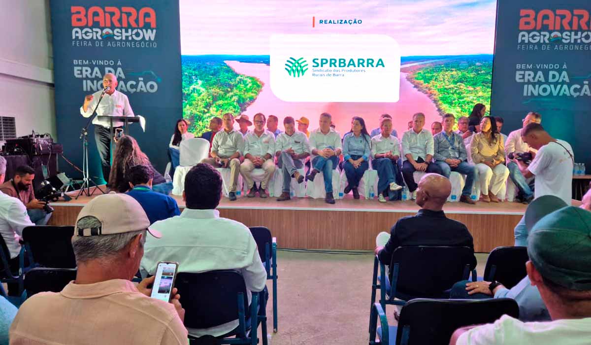 Público na abertura do evento Público na abertura do evento