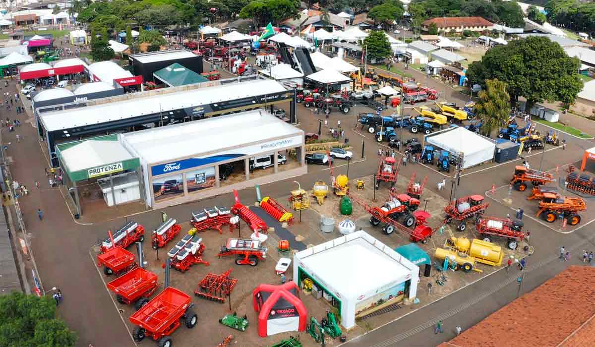 Área industrial com presença de fabricantes de máquinas, concessionárias, cooperativas e varejo especializado Área industrial com presença de fabricantes de máquinas, concessionárias, cooperativas e varejo especializado