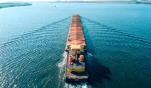 Hidrovia pode quadruplicar transporte de cargas no Cone Sul, porém obras de derrocamento podem alterar estrutura física dos rios