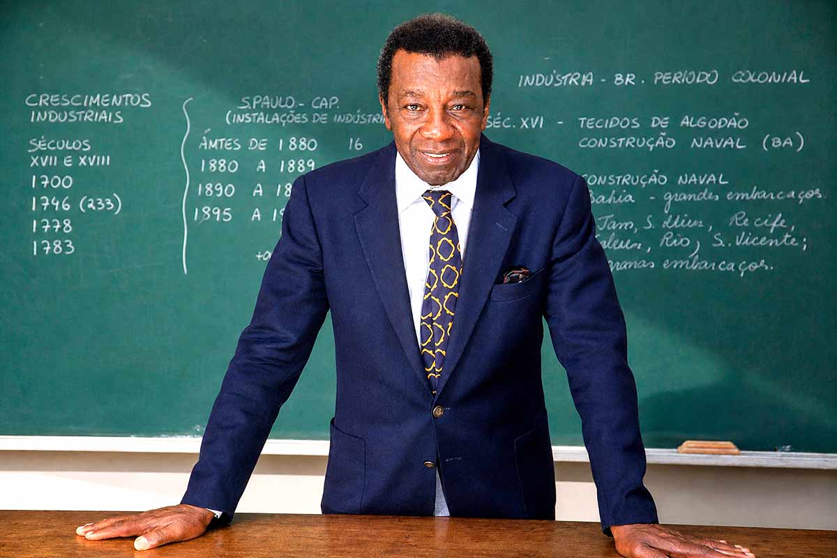 Nascido na Bahia, se estivesse vivo, Milton Santos completaria 100 anos em maio de 2026 - Foto: Itaú Cultural Nascido na Bahia, se estivesse vivo, Milton Santos completaria 100 anos em maio de 2026 - Foto: Itaú Cultural