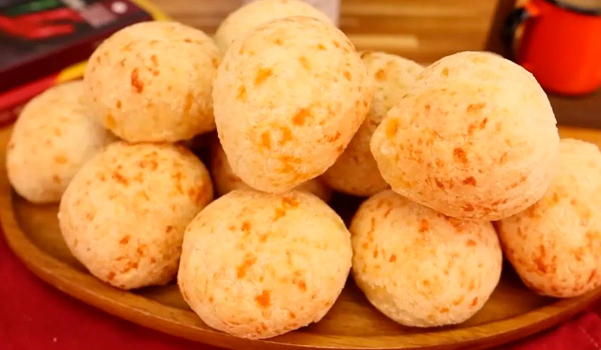 A agenda contempla receitas tradicionais, como o Arroz de Dona Beja e o pão de queijo, com demonstrações culinárias que destacam a versatilidade dos queijos brasileiros A agenda contempla receitas tradicionais, como o Arroz de Dona Beja e o pão de queijo, com demonstrações culinárias que destacam a versatilidade dos queijos brasileiros